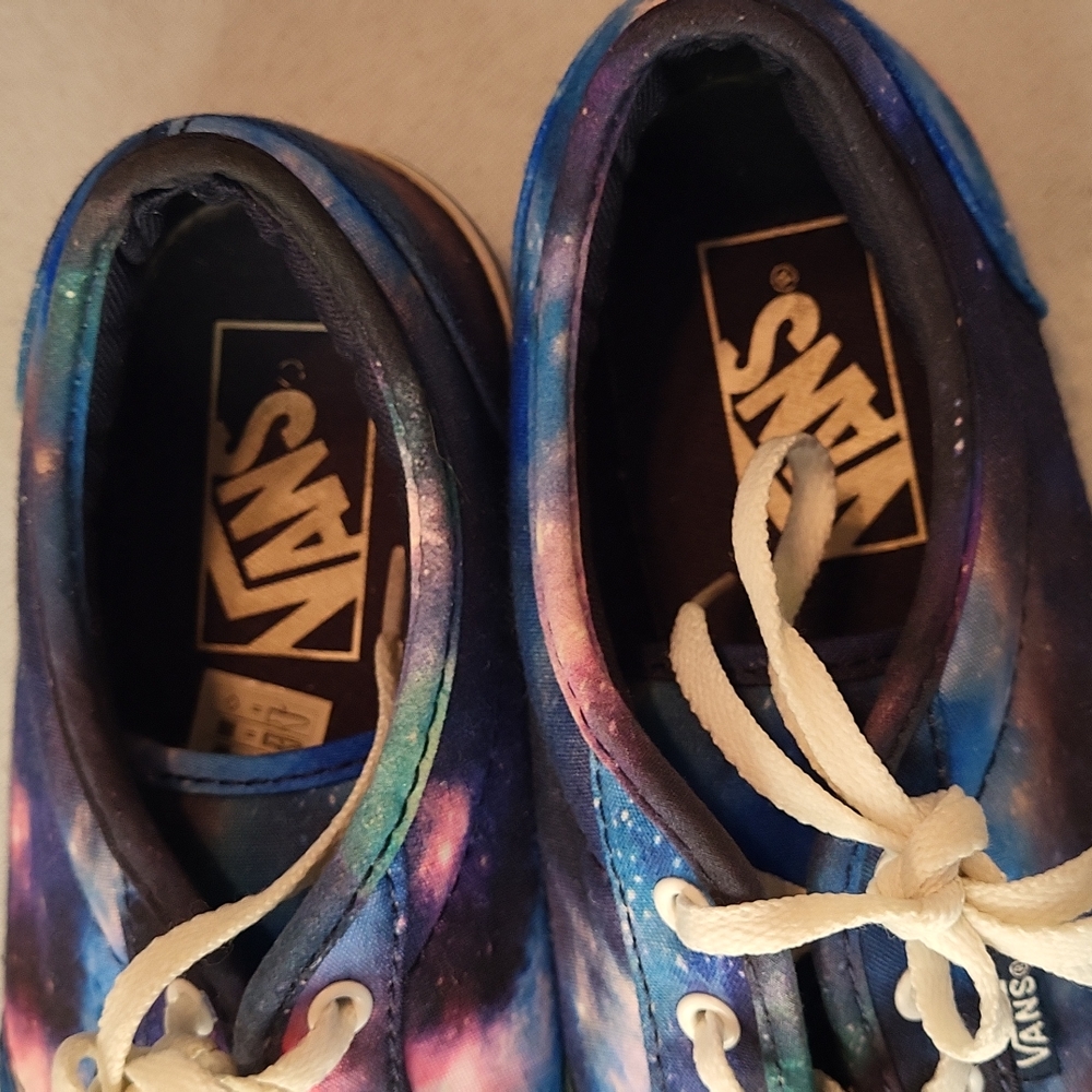 Cosmic Vans - Picture 8 of 9